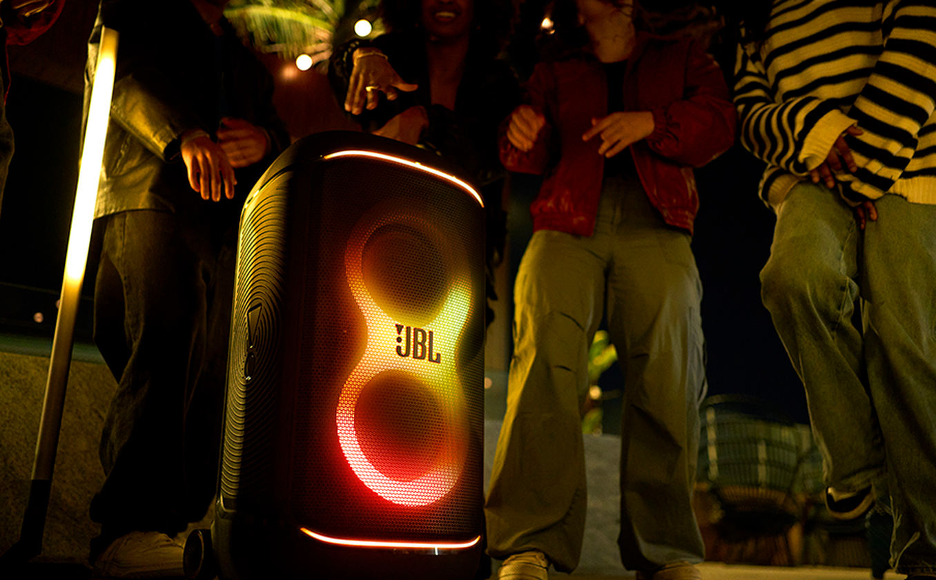 JBL PartyBox 520 Portable Battery-Powered Party Speaker with AI Sound Boost