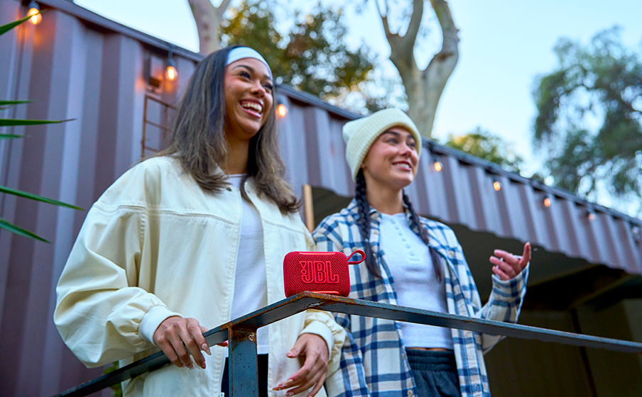 JBL Go 5 Mood-boosting ambient edge lighting - Image