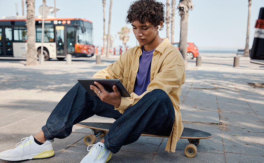 JBL Tune 235NC TWS Active Noise Cancelling with Smart Ambient - Image
