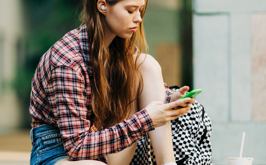 JBL Wave Buds Up to 32 (8h + 24h) total hours of battery life with speed charging - Image