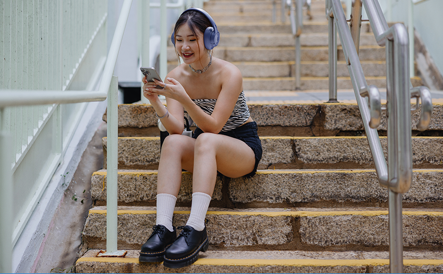 JBL Tune 730BT Customize your sound with the JBL Headphones App - Image