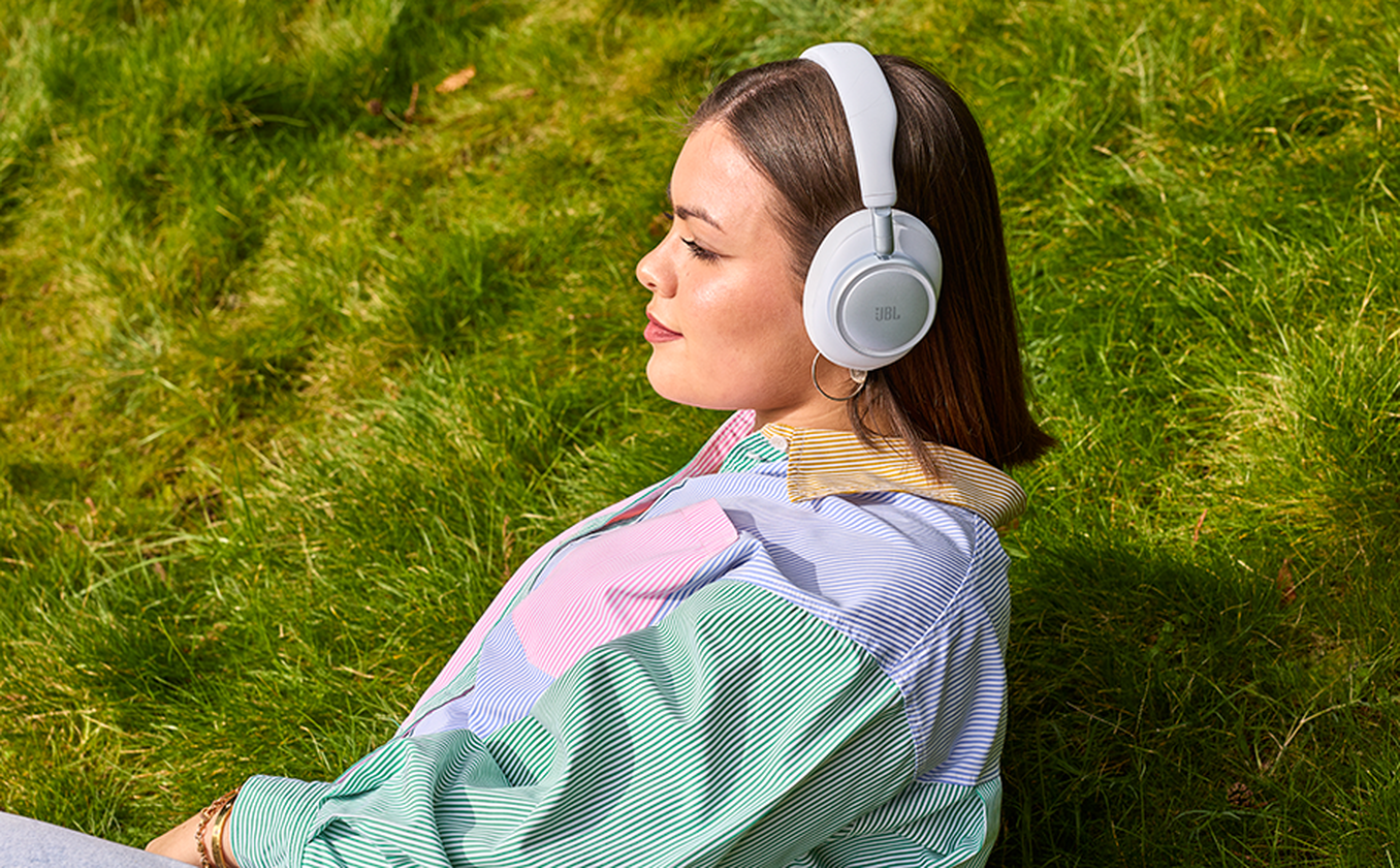 JBL Live 780NC Wireless Over-Ear Noise Cancelling Headphones