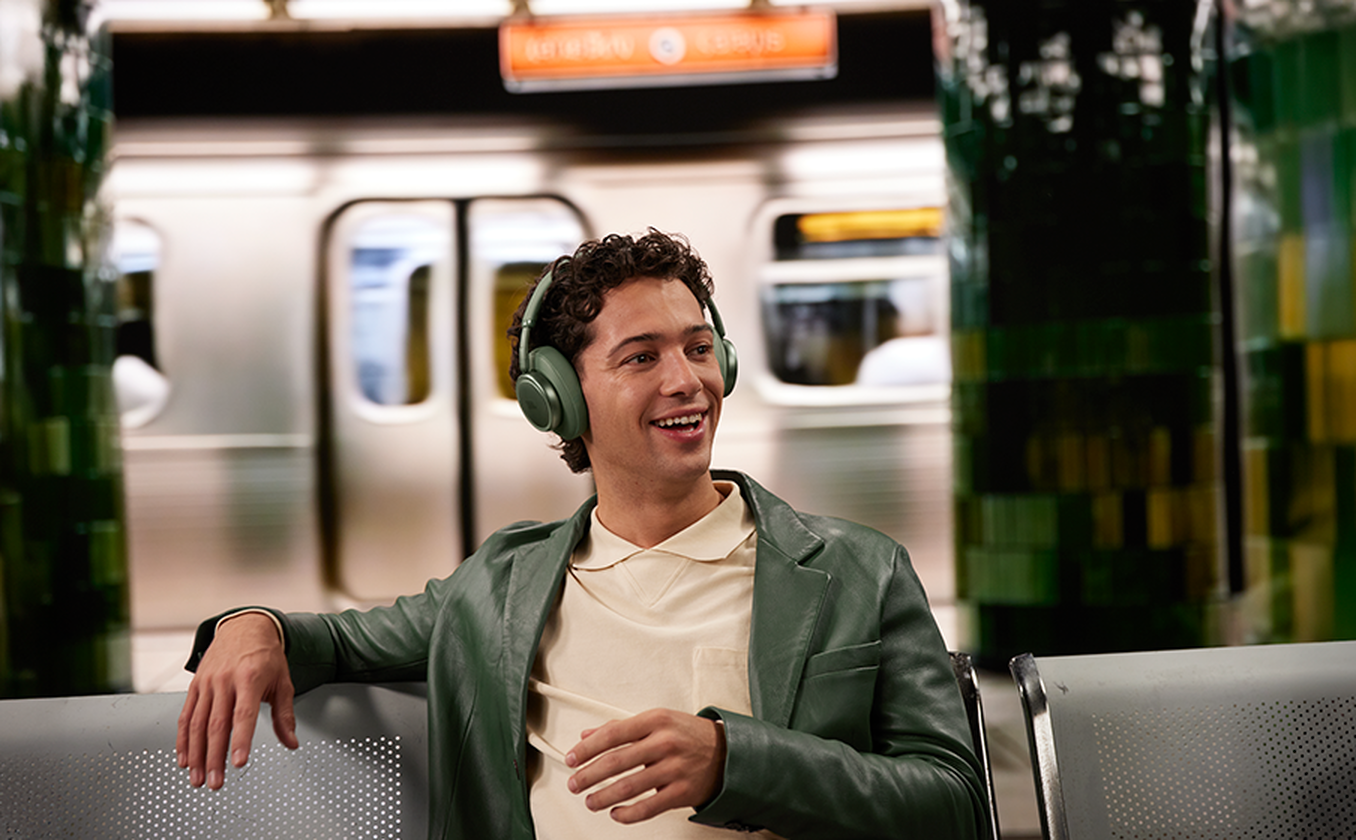 JBL Live 780NC Wireless Over-Ear Noise Cancelling Headphones